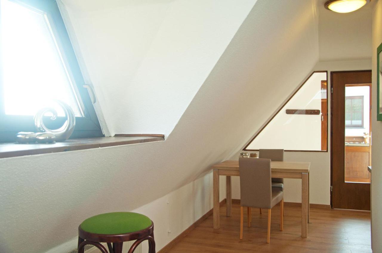 Wg Bernstein - Reetdachhaus - Ruhe Und Seeblick Sellin  Esterno foto